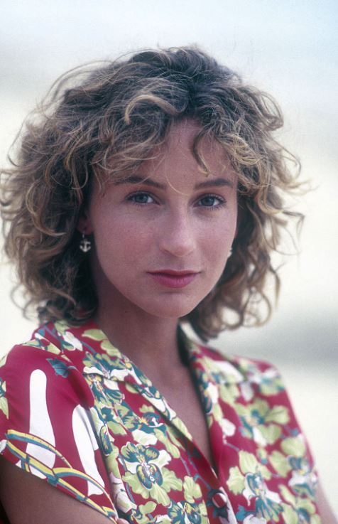 After undergoing face surgery, Jennifer Grey felt “invisible” since her “nose job from hell” has left her “anonymous.”