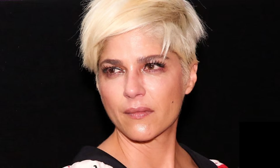 Fans are moved to tears by Selma Blair