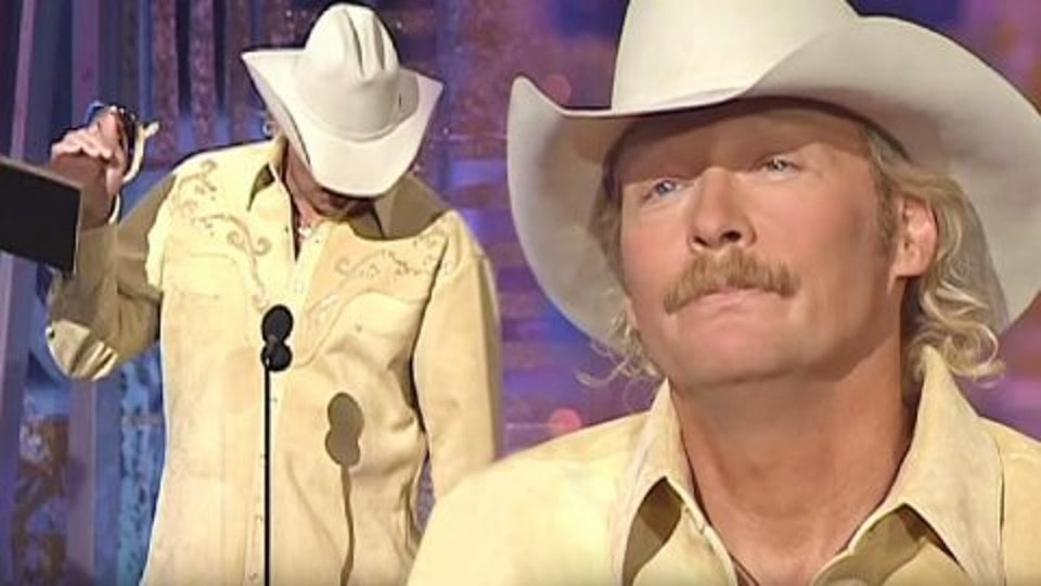 Alan Jackson can’t hold back his tears