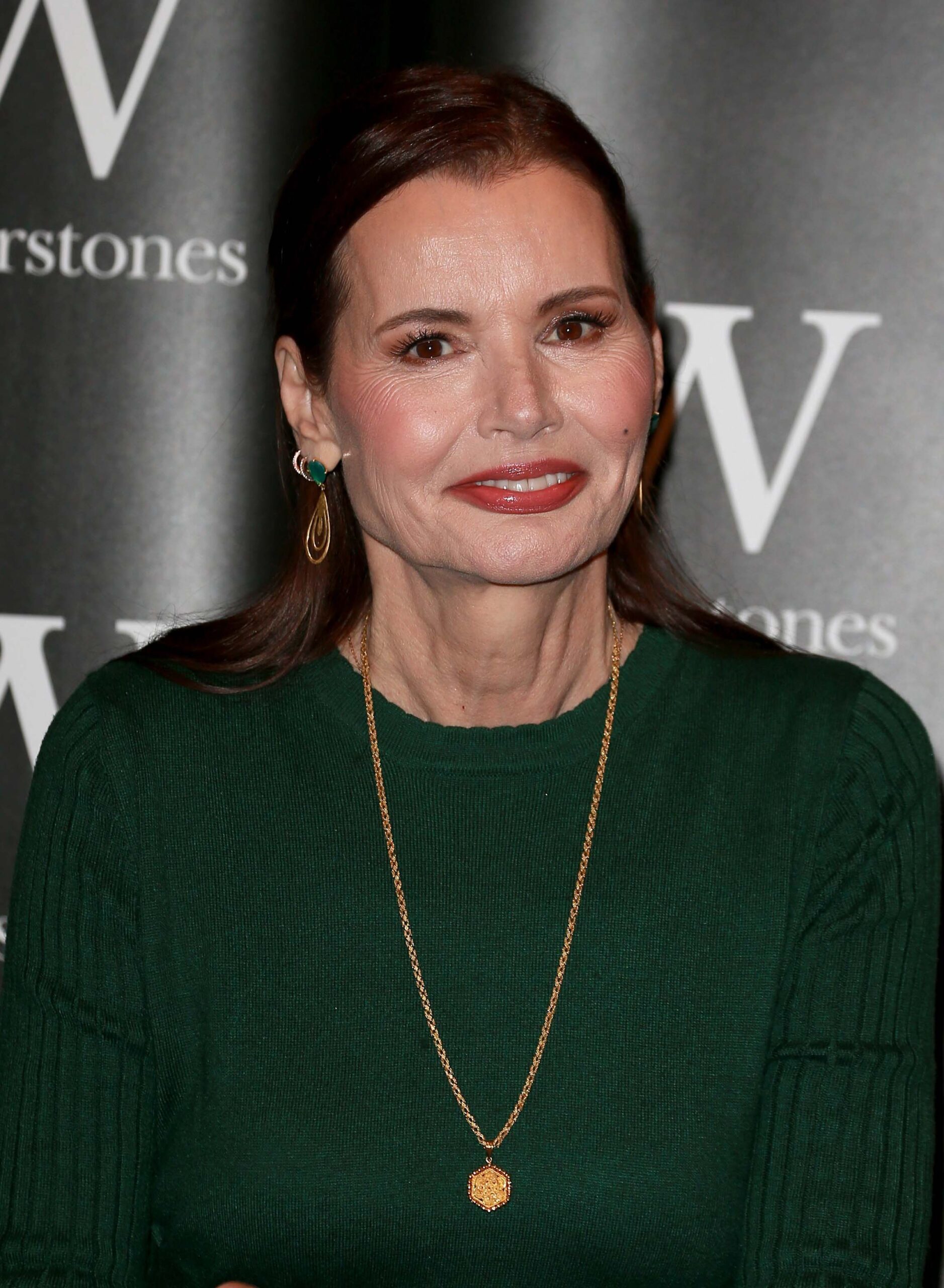 Geena Davis shows off stunning natural look in no makeup photo – she struggled to accept her beauty