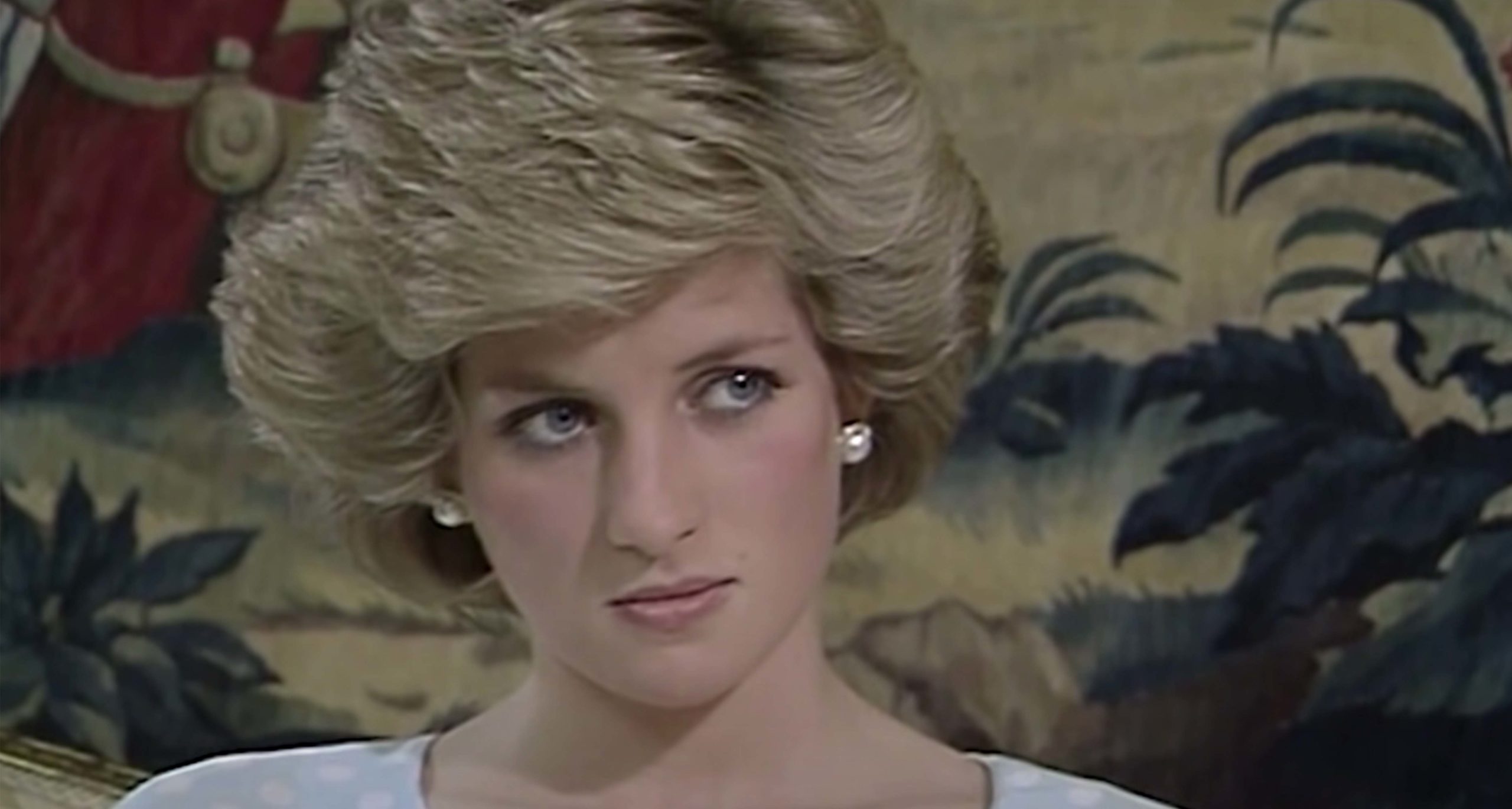 Never-before-seen pictures of Princess Diana