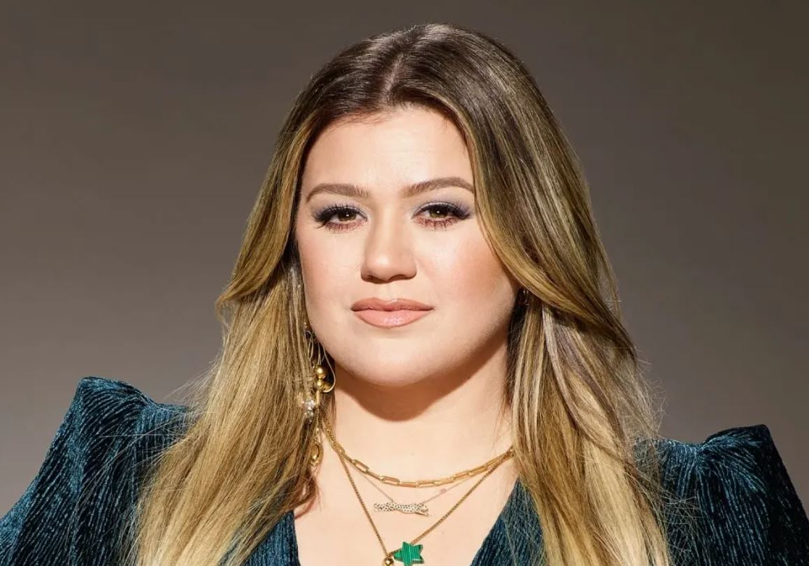 Kelly Clarkson sparks major fan reaction with cryptic message