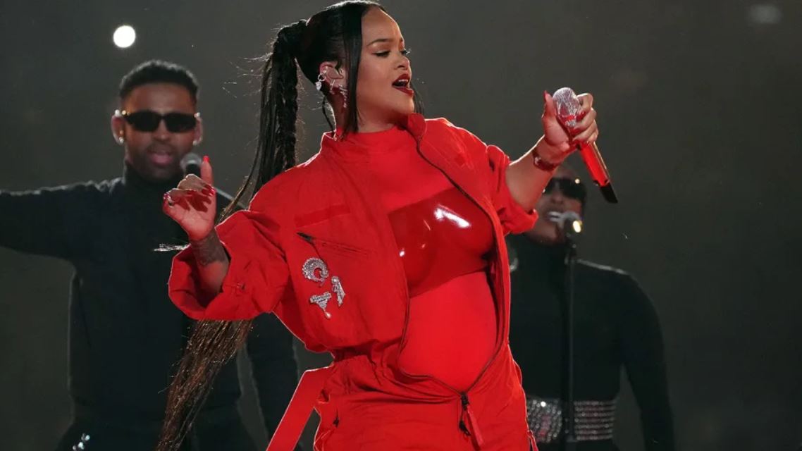 What are the potential implications of having babies close together like Rihanna?