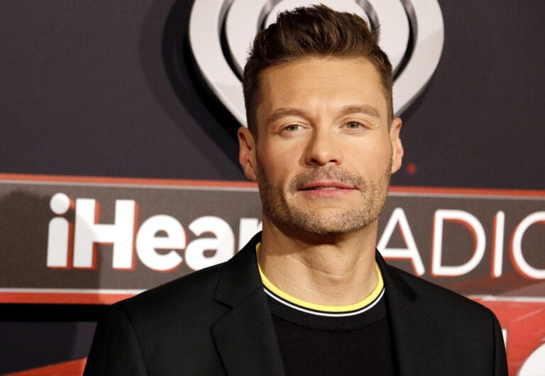 On Ryan Seacrest’s final day as ‘Live’ co-host, Kelly Ripa and Ryan Seacrest bid farewell and cry.