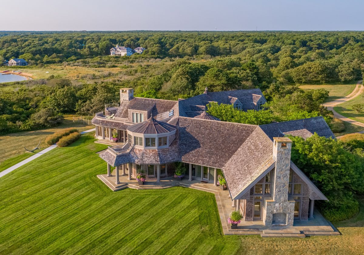 911 Called from Obama’s Martha’s Vineyard Estate as Tragedy Strikes in the Water Behind It: Report