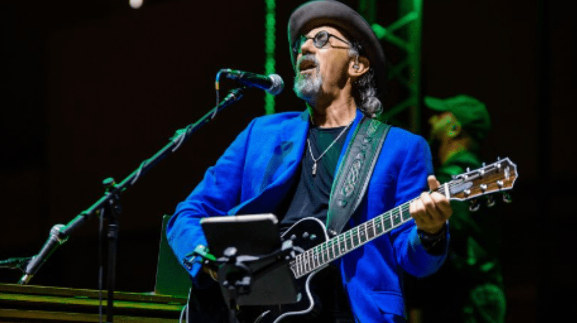 Legendary Dire Straits Guitarist Dies At 68