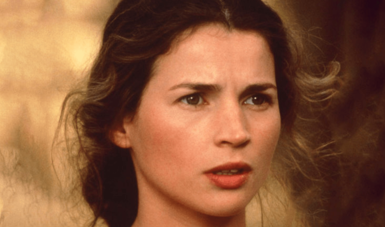 How stunningly gorgeous Julia Ormond seems to be these days, despite having gained some weight and sporting a double chin…