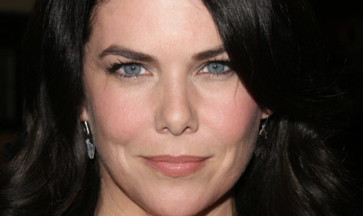 Lauren Graham Opens Up About Lossing Good Friend Matthew Perry