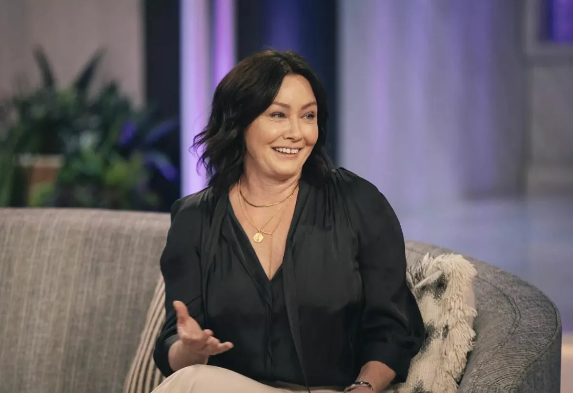 Shannen Doherty Shares Raw Video Ahead of Brain Tumor Removal: A Powerful Glimpse into the Reality of Cancer.