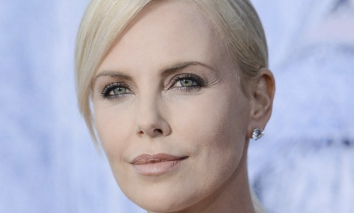 Charlize Theron Looks Completely Different with a Sagging Stomach, and Weighing Over 200 lbs…