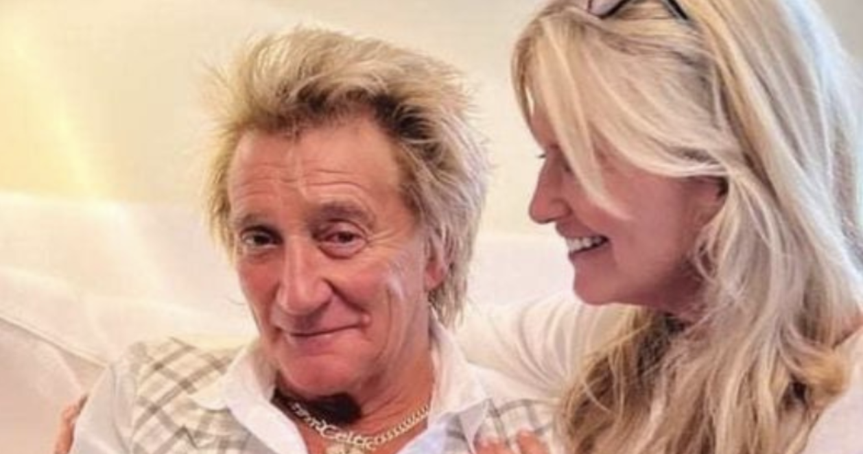 Rod Stewart expands his family.