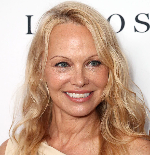 Pamela Anderson wears flowery gown, fans claim actress looks ‘frumpy’